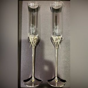 PRICED TO SELL- Vera Wang set of Two 10 3/4” “Love Knots” champagne flutes